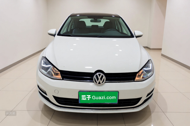 Volkswagen Golf 2017 car image #3