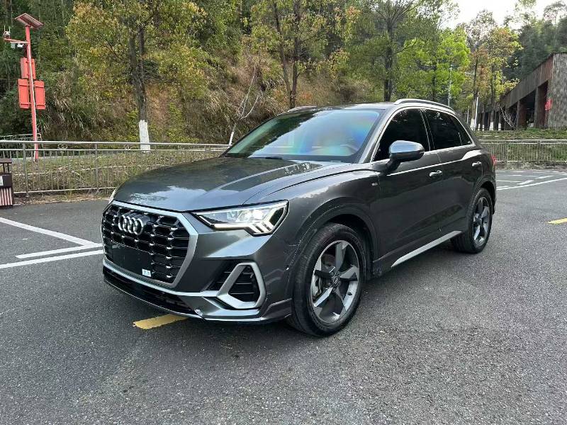 Audi Q3 2021 car image 