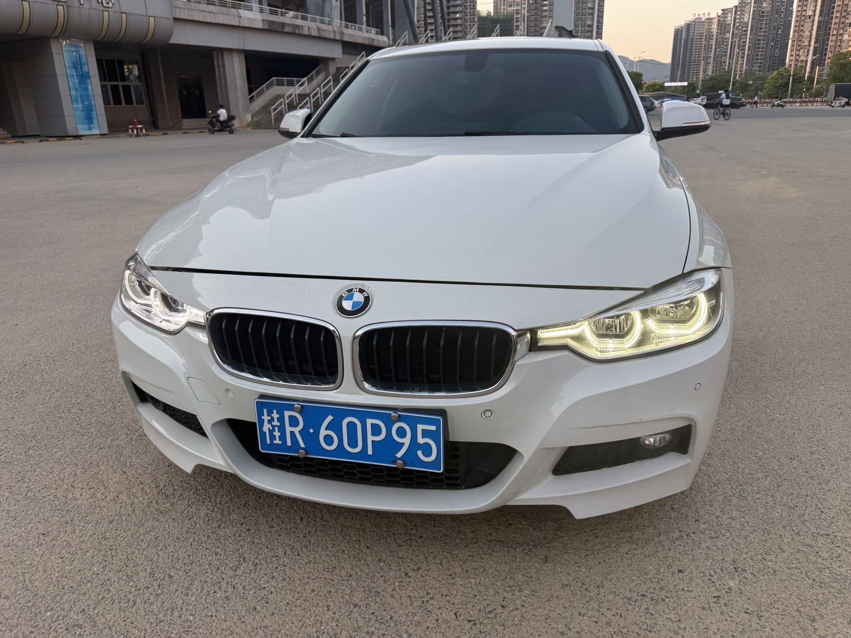 BMW 3 Series 2018 #2 BMW 3 Series 2018 car image #2