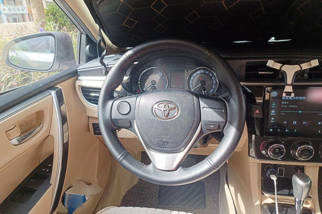 Toyota Corolla 2015 #22 Toyota Corolla 2015 car image #22