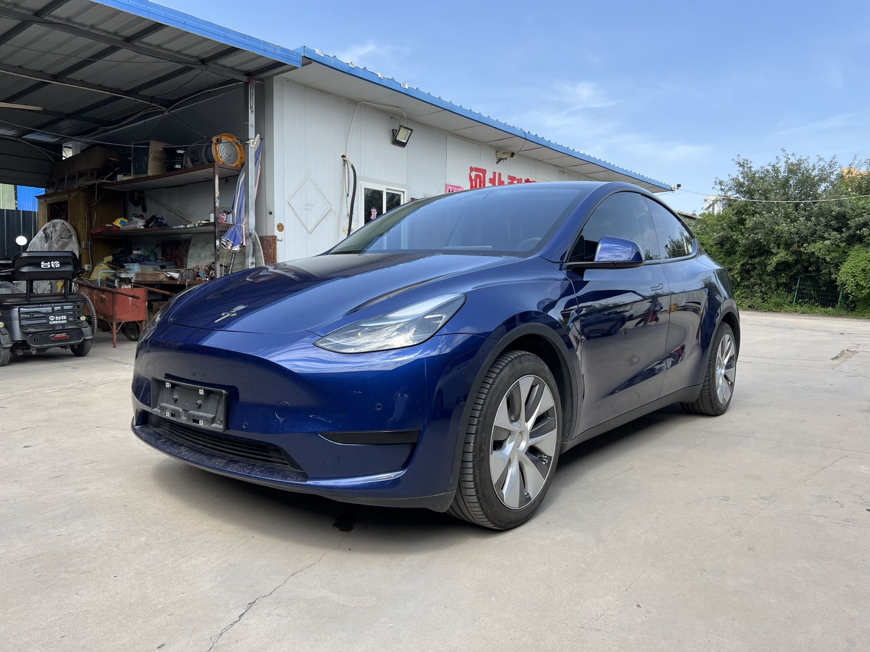 Tesla Model Y 2022 Tesla Model Y 2022 car image