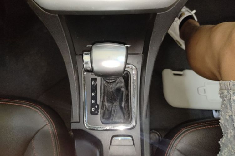 GEELY Emgrand 2015 car image #14
