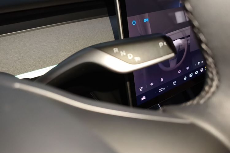 Tesla Model Y 2023 #14 Tesla Model Y 2023 car image #14