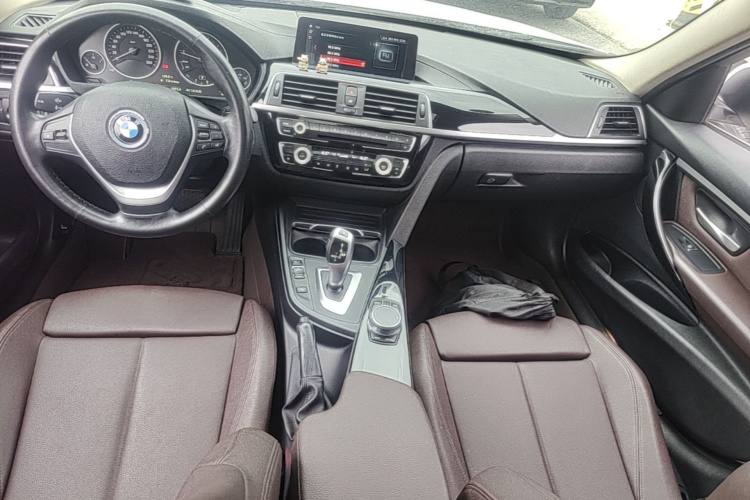 BMW 3 Series 2019 image de voiture #10