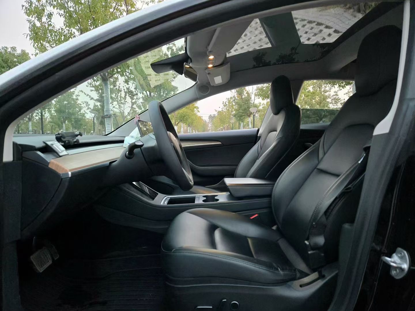 Tesla Model 3 2021 car image #3