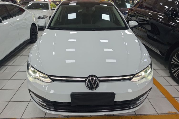 Volkswagen Golf 2021 car image #3