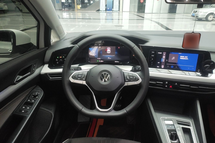 Volkswagen Golf 2022 car image #11