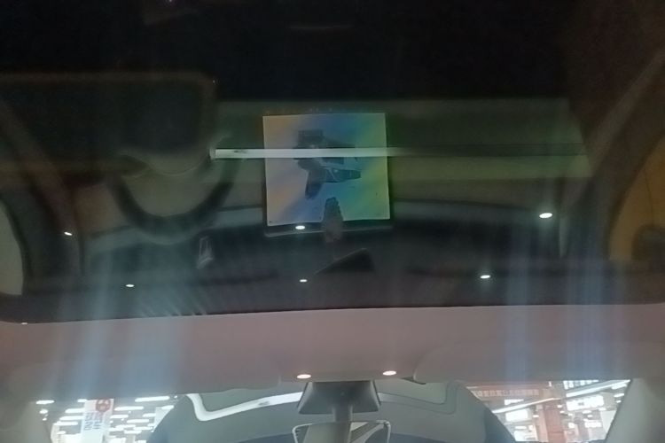 Tesla Model Y 2022 car image #18