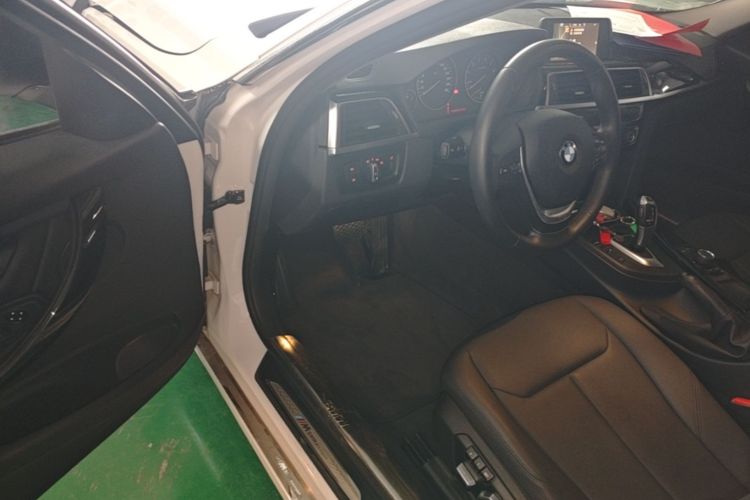 BMW 3 Series 2017 #16 BMW 3 Series 2017 car image #16