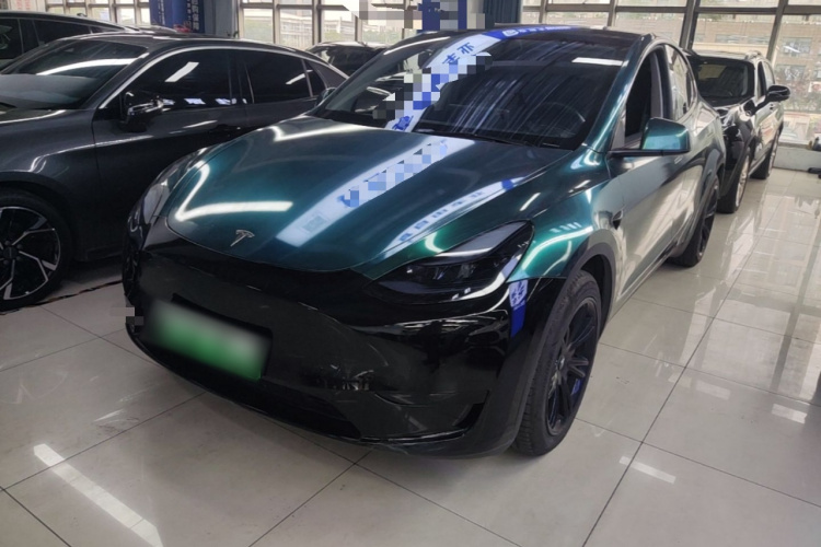 Tesla Model Y 2022 car image #2