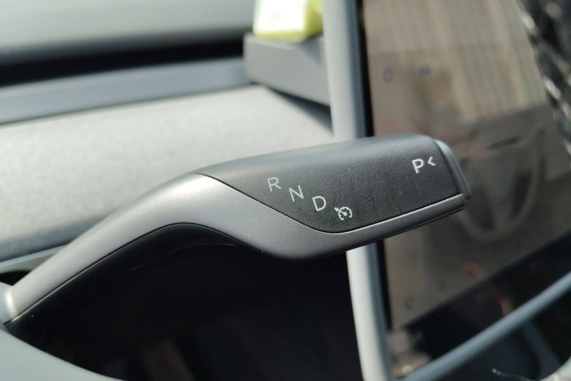 Tesla Model Y 2024 car image #29