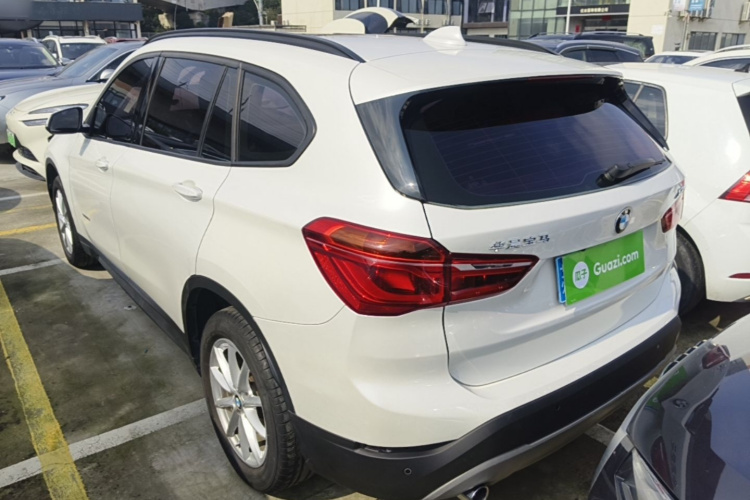 BMW X1 2017 #5 BMW X1 2017 صورة سيارة #5
