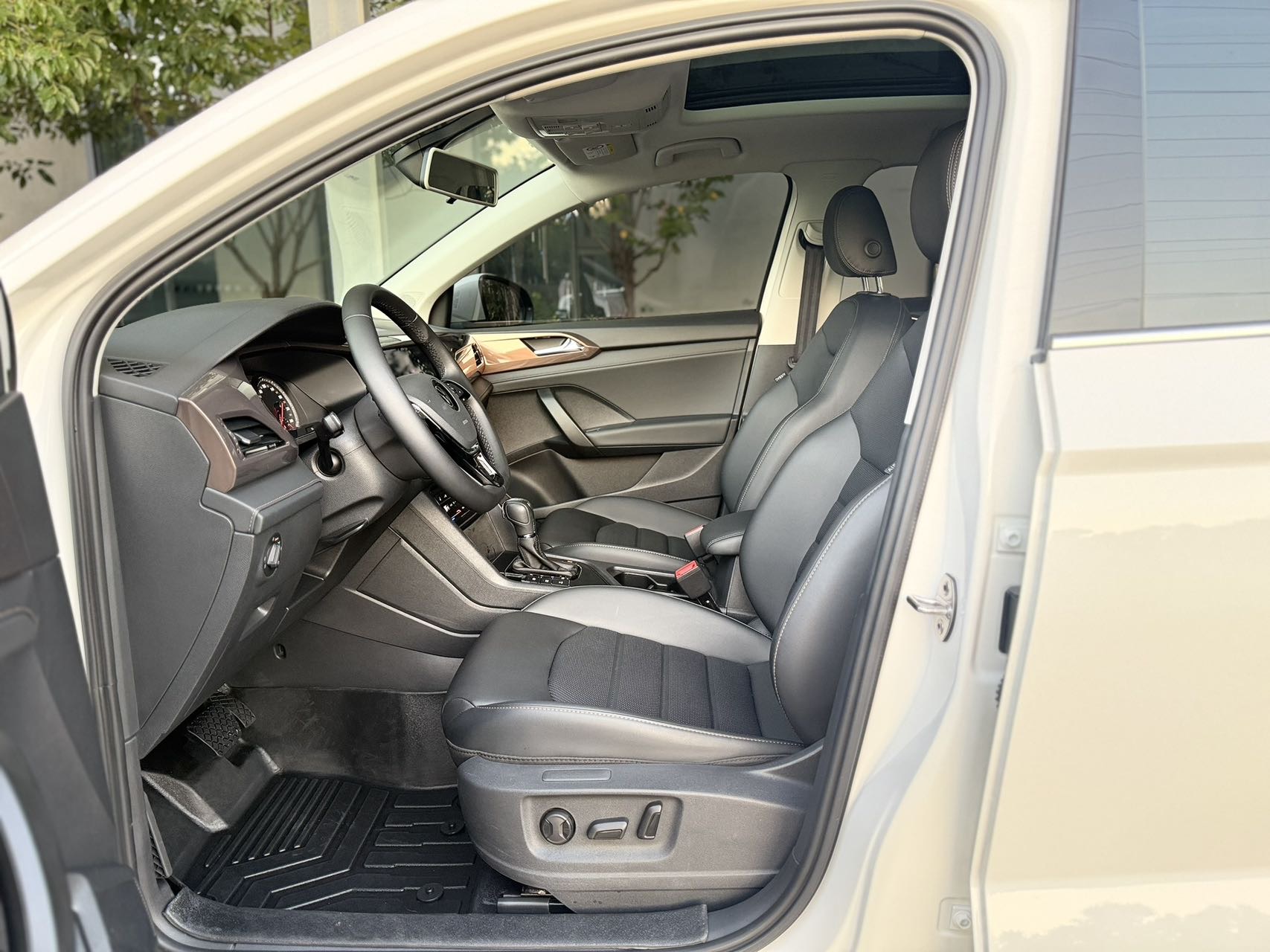 2022 immagine di auto #4