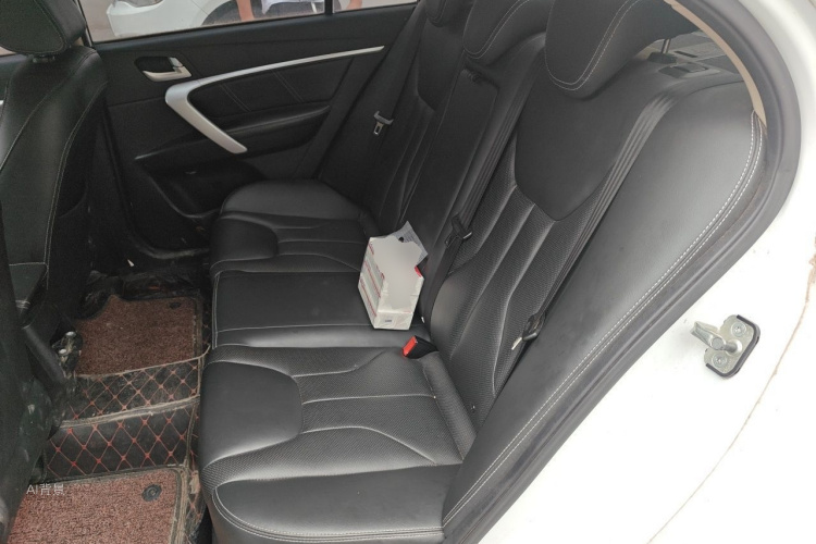 GEELY Emgrand 2017 car image #19