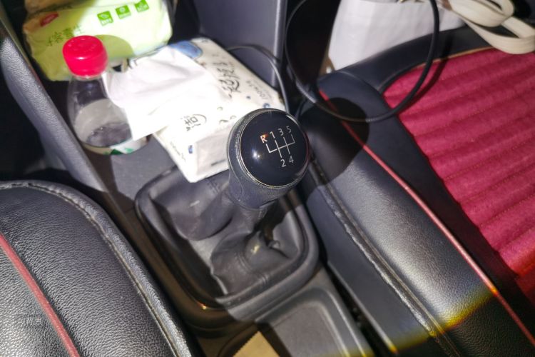 Volkswagen Polo 2016 изображение автомобиля #16