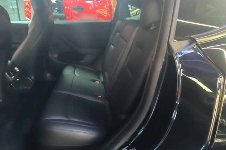 Tesla Model Y 2021 #17 Tesla Model Y 2021 car image #17