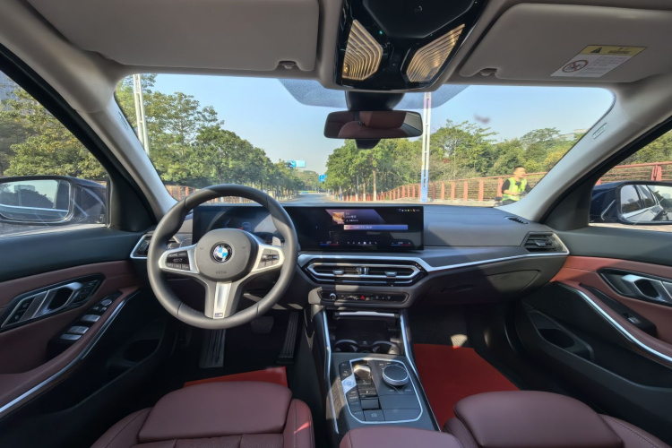 BMW 3 Series 2024 car image #15