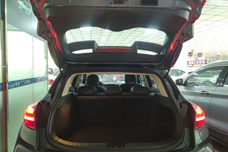 GEELY Emgrand GS 2019 car image #19
