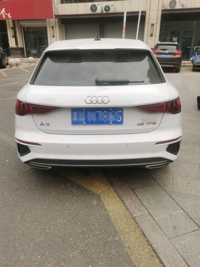 2022 immagine di auto #3