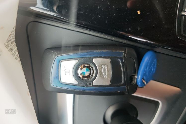 BMW 3 Series 2019 #10 BMW 3 Series 2019 car image #10