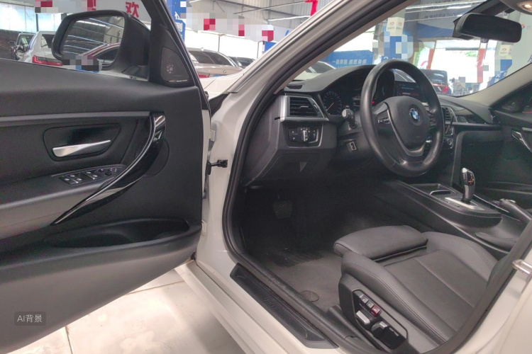 BMW 3 Series 2018 car image #18