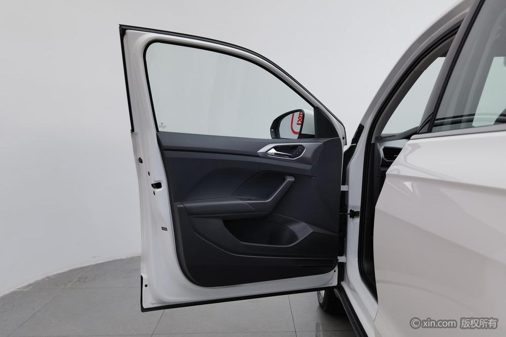 Volkswagen T-Cross 2021 #21 Volkswagen T-Cross 2021 car image #21