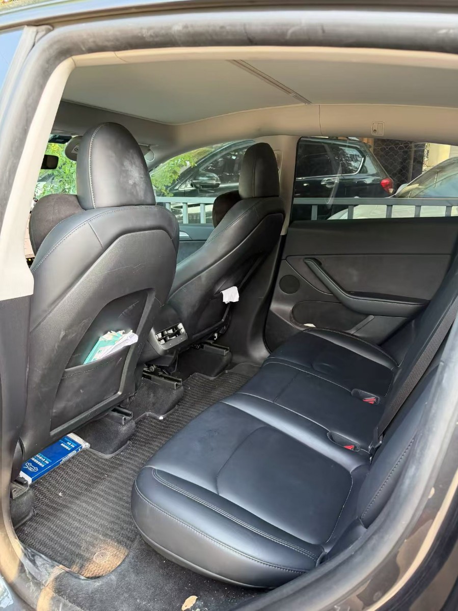 Tesla Model Y 2024 immagine di auto #2