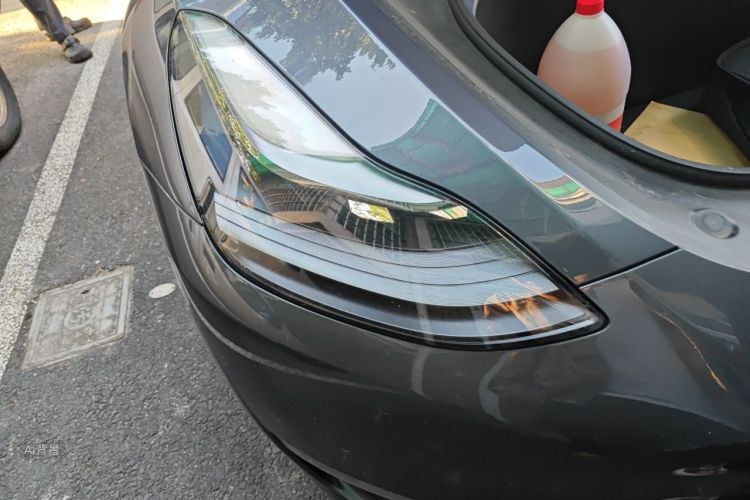 Tesla Model Y 2021 car image #8
