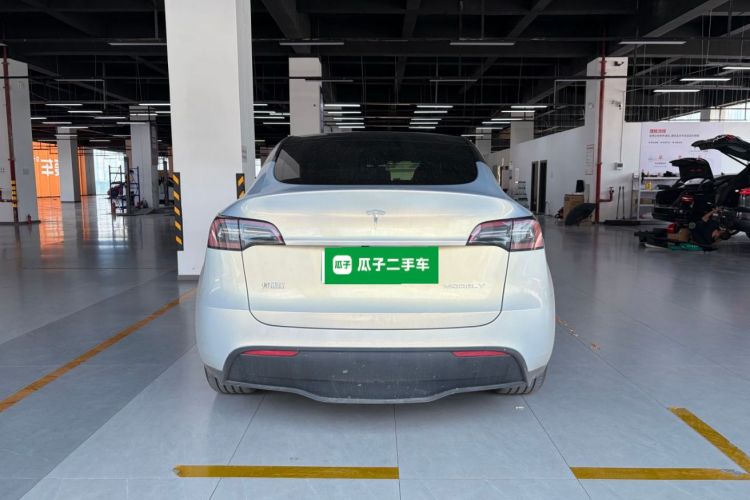 Tesla Model Y 2024 car image #6