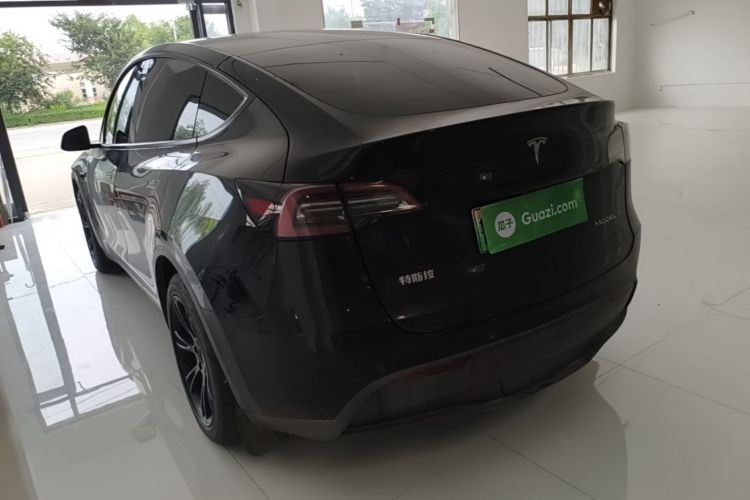 Tesla Model Y 2023 #5 Tesla Model Y 2023 car image #5