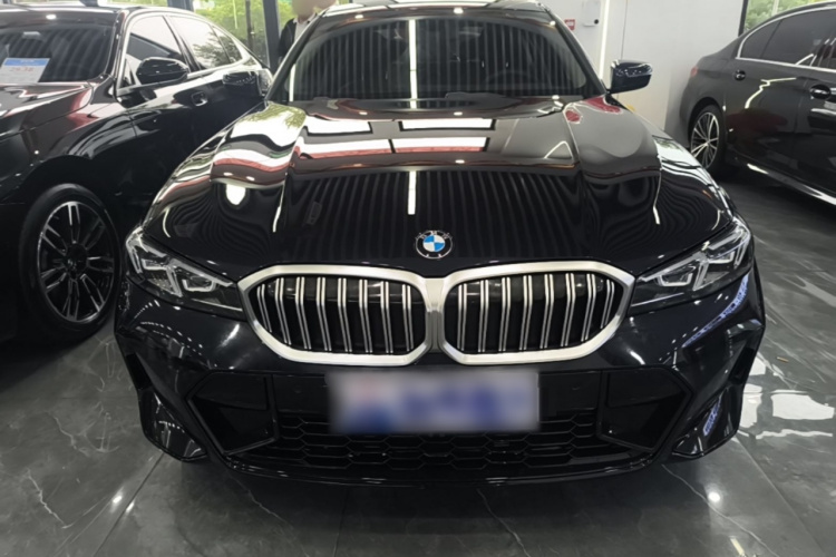 BMW 3 Series 2024 car image #3