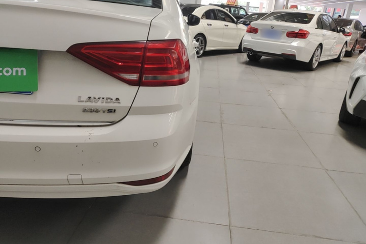 Volkswagen Lavida 2018 car image #8