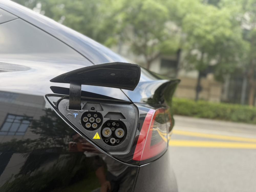 Tesla Model Y 2023 #14 Tesla Model Y 2023 car image #14