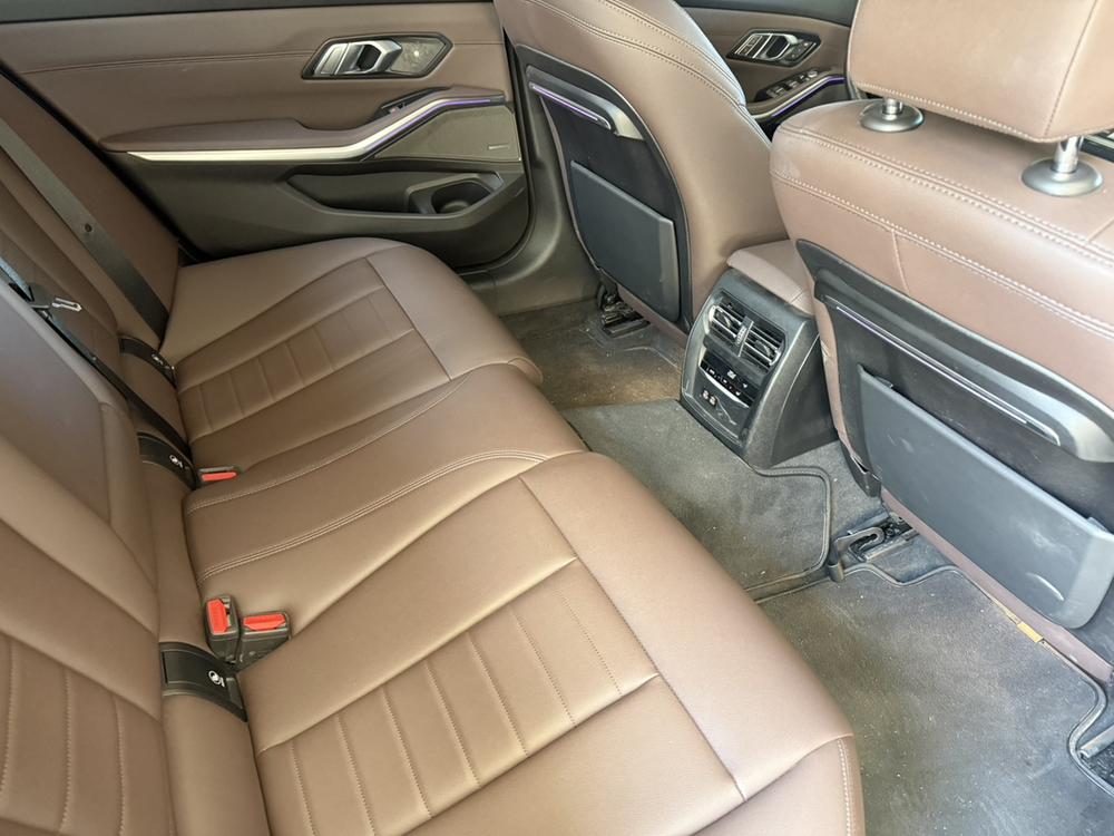 BMW 3 Series 2019 car image #26