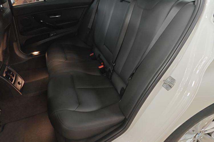 BMW 3 Series 2016 car image #17