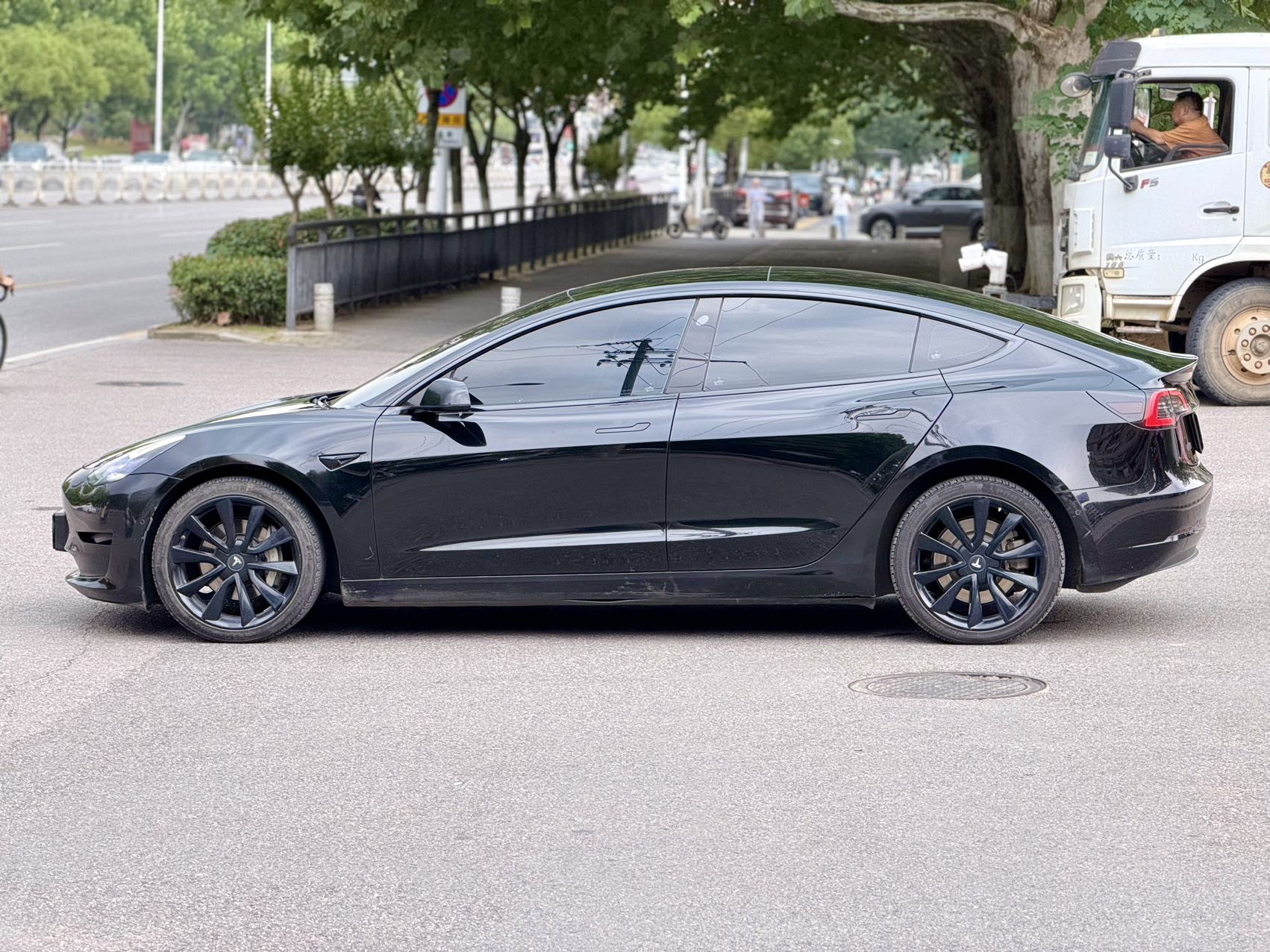 Tesla Model 3 2020 car image #5