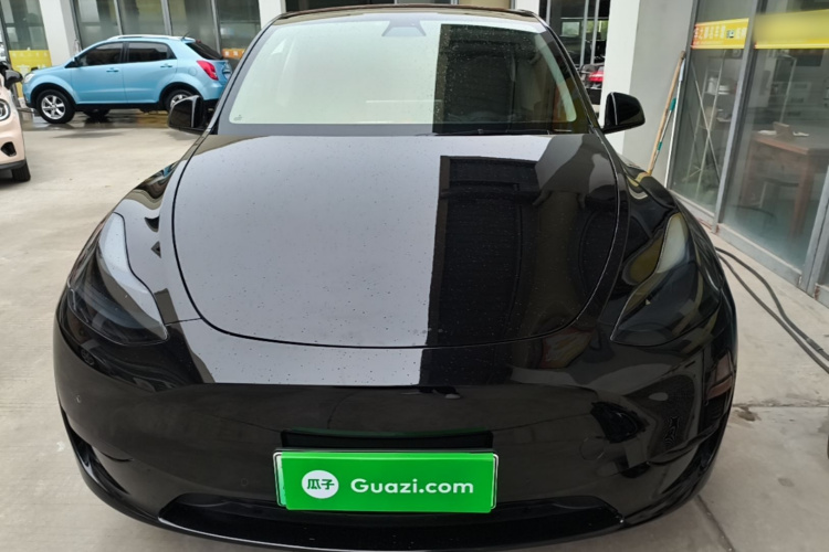 Tesla Model Y 2023 car image #3