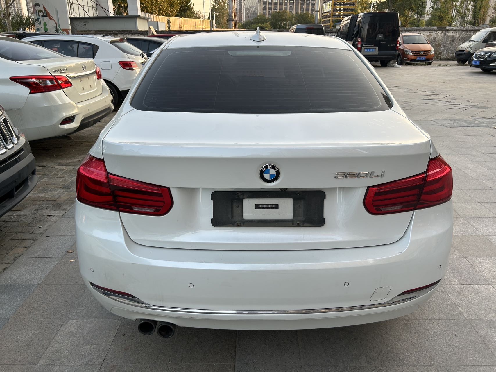 BMW 3 Series 2017 #7 BMW 3 Series 2017 car image #7