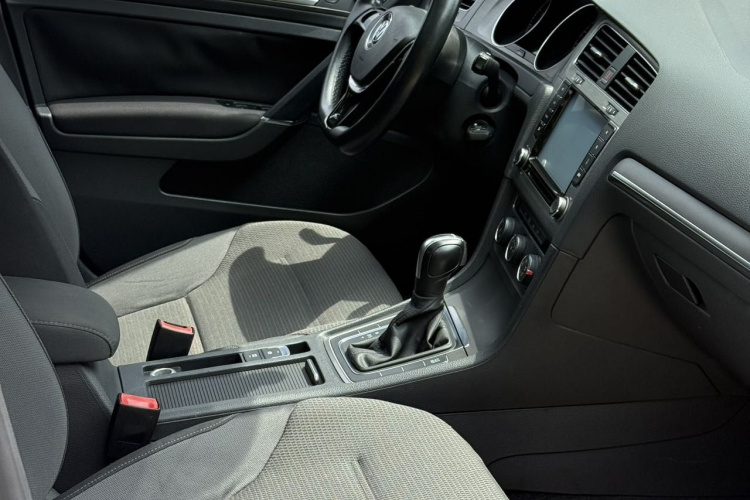 Volkswagen Golf 2015 car image #15