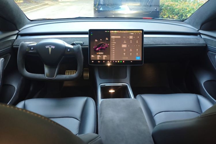 Tesla Model 3 2022 car image #11