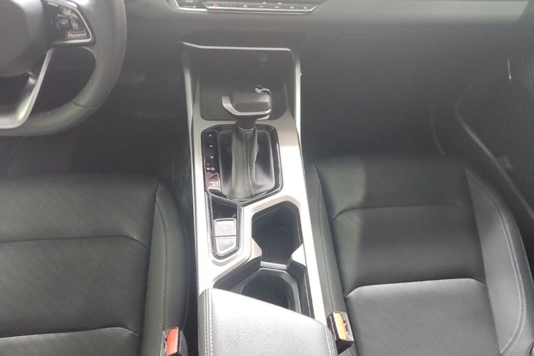 GEELY Emgrand 2021 car image #14