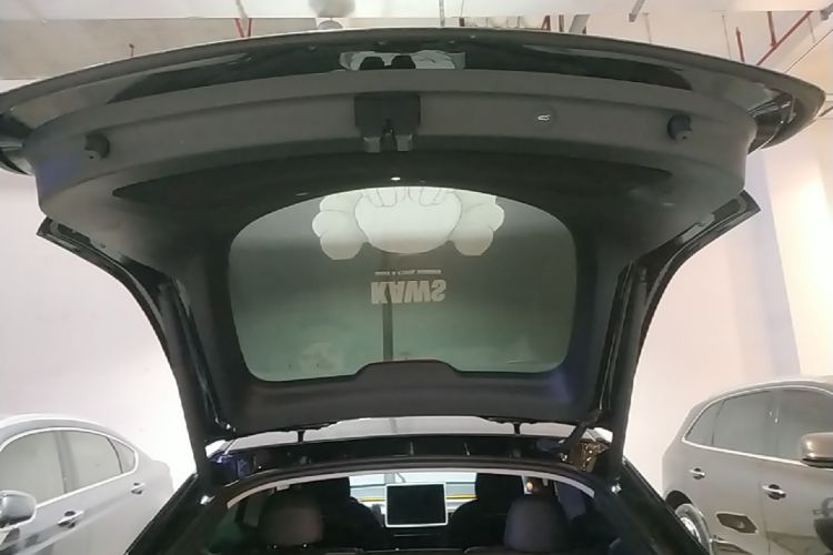 Tesla Model Y 2021 immagine di auto #19