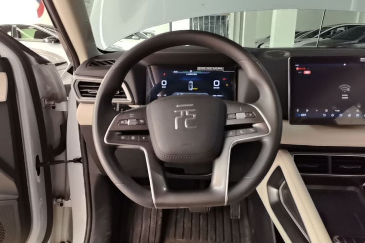 BYD YuanUP 2024 #11 BYD YuanUP 2024 صورة سيارة #11