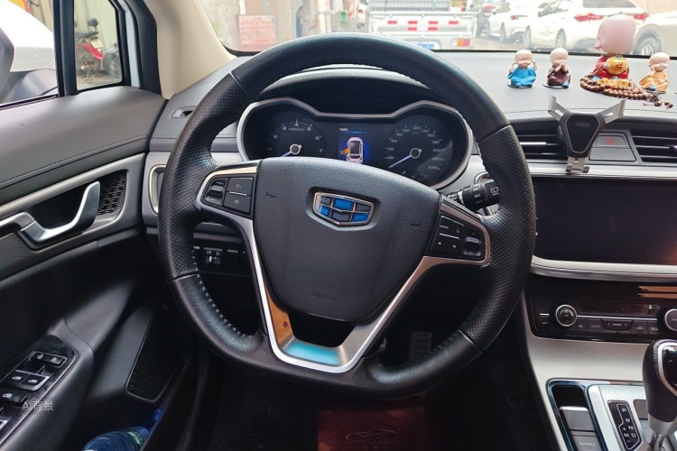 GEELY Emgrand GS 2018 car image #12