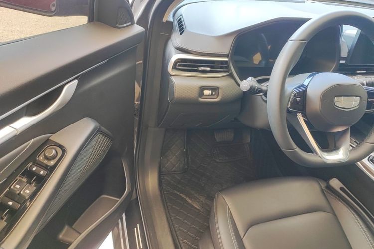 GEELY Emgrand 2024 car image #12