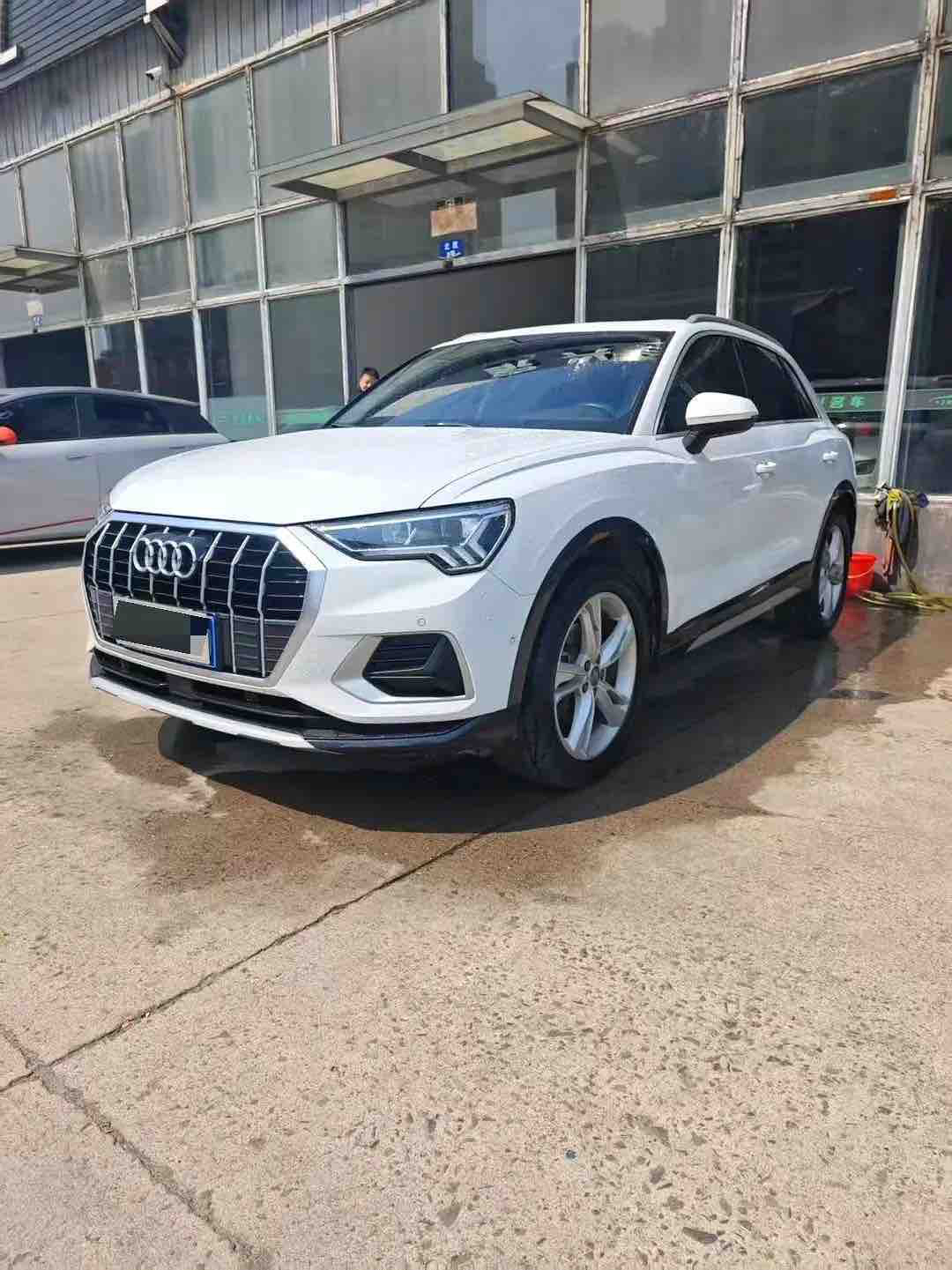 Audi Q3 2023 car image 
