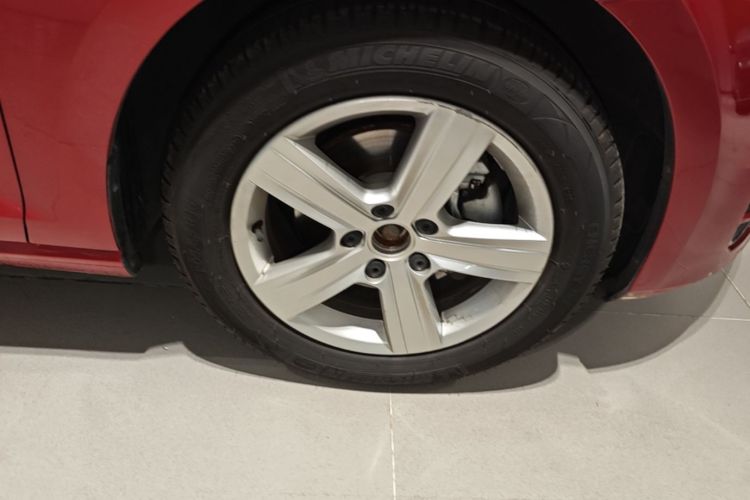 Volkswagen Golf 2017 car image #9