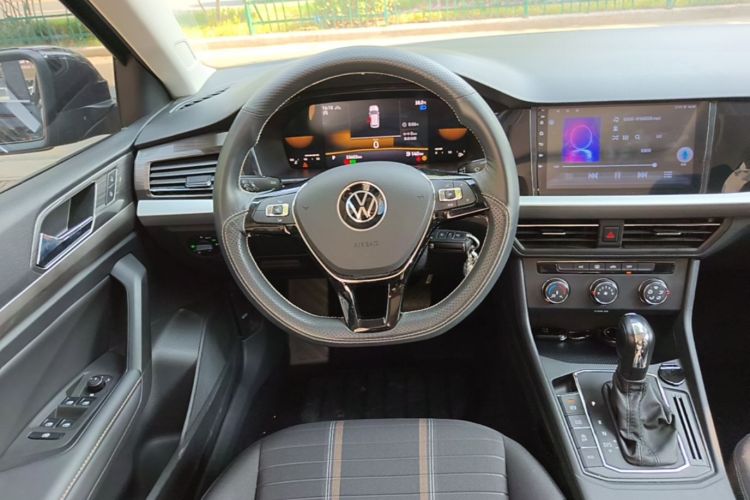 Volkswagen Lavida 2021 car image #11