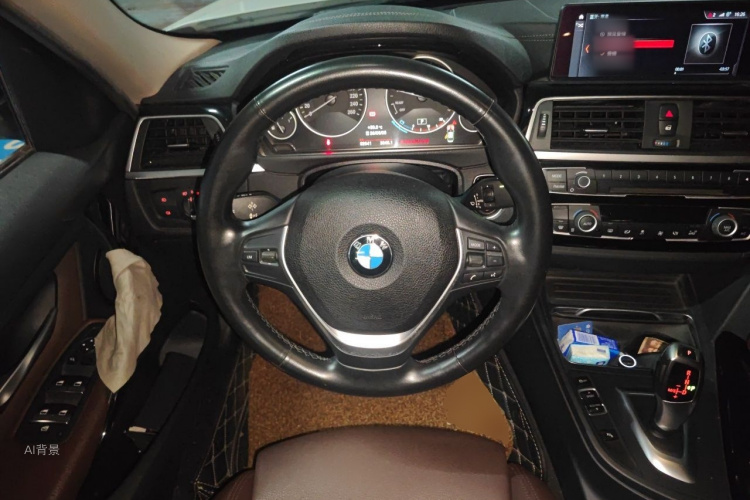 BMW 3 Series 2019 car image #12