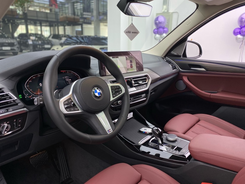 BMW X3 2022 car image #2